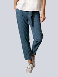 Jeans mit Bindegürtel
