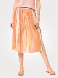 Pleated skirt with pull-on waist