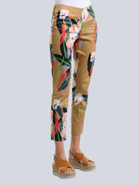Nohavice s kvetinovým vzorom