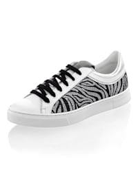 Sneaker in Zebra-Optik