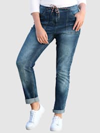 Jeans med stora fickor