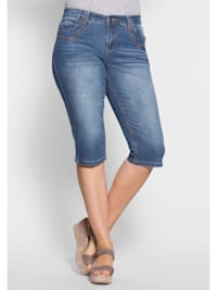Capri-Jeans mit kleinen Seitenschlitzen