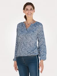 Blouse with a V-cutout