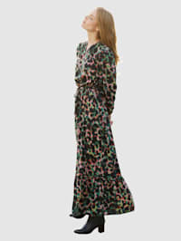 Šaty s kvetinovým dizajnom