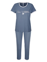 Pyjama met mooi borduursel en satijnen strikjes op het shirt