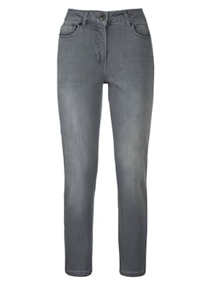 Cropped jeans with a slim leg cut