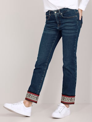 Jeans mit tollen Tapes am Saum
