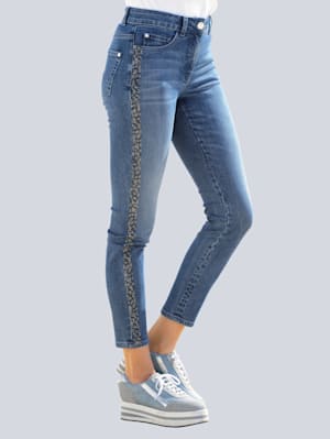 Jeans mit effektvollem Strassgalon an der Seitennaht