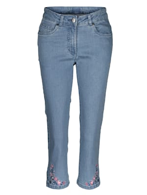 Capri-jeans met modieus bloemenborduursel