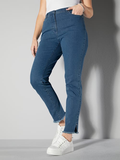 Jeans met franjes aan de zoom