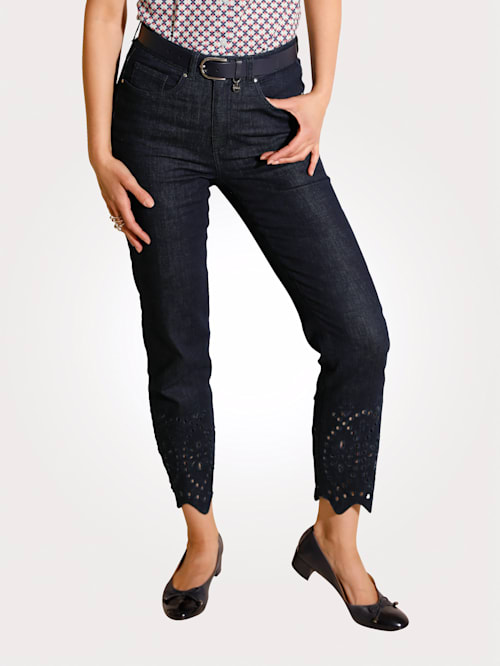 Jeans met trendy opengewerkt borduursel