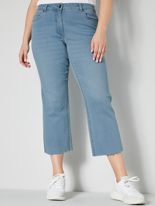 Jeans mit offenem Saum