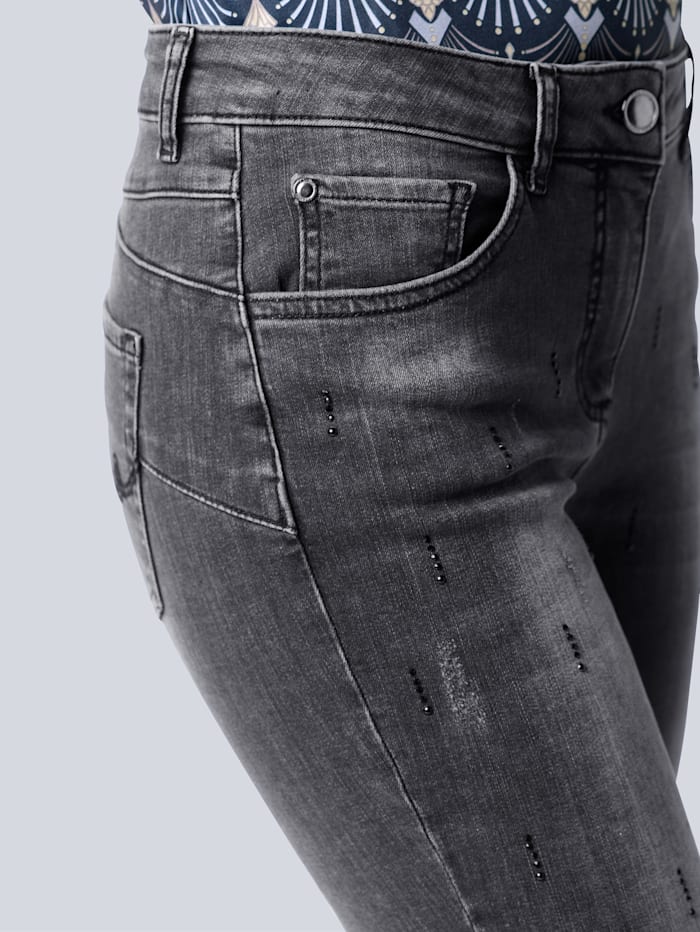Jeans mit Dekosteinchen