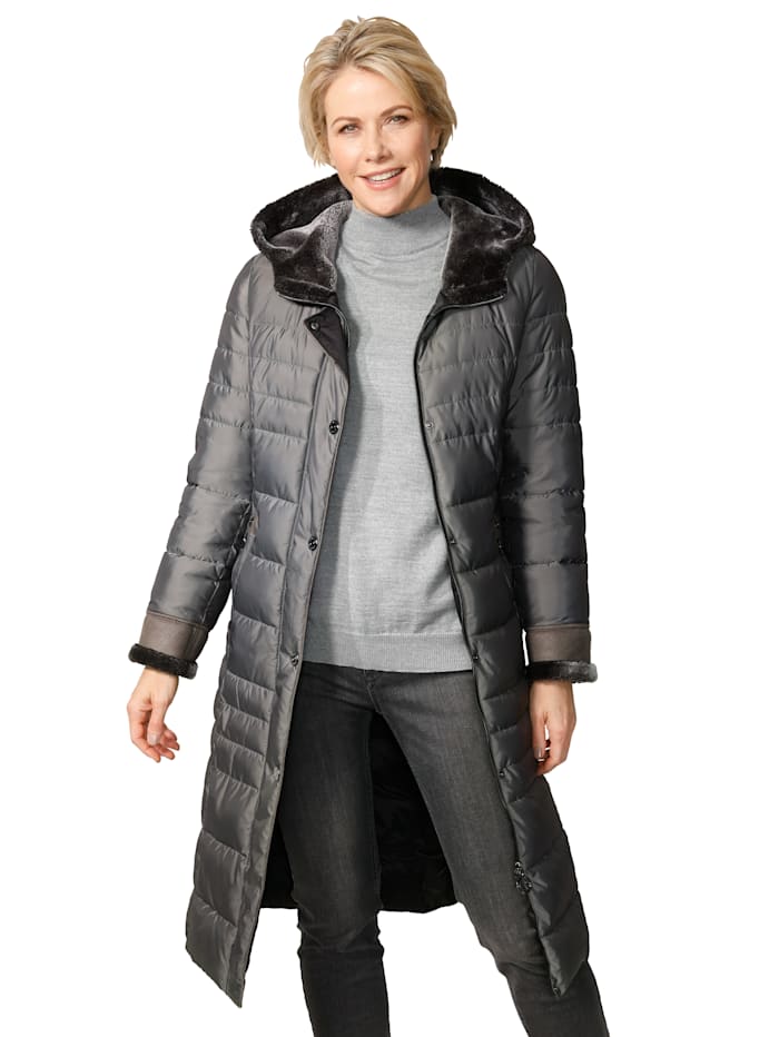 Quilted coat with faux fur