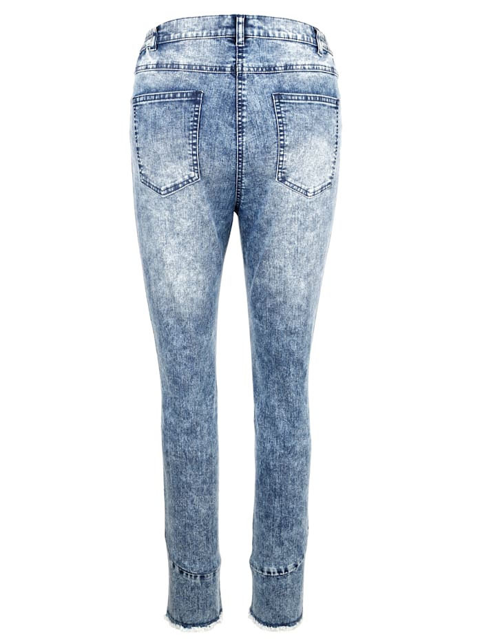 Jeans mit Fransen am Saum