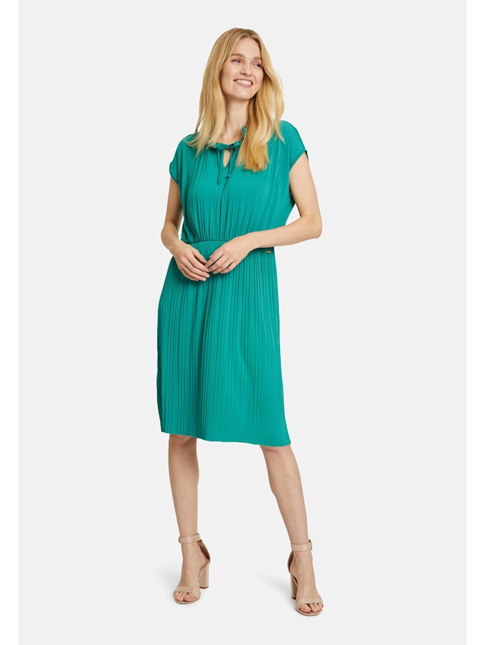 Betty & Co Plisseekleid ohne Arm, Grün
