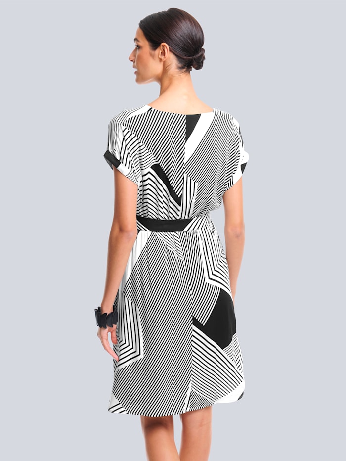 Kleid im grafischen Print allover