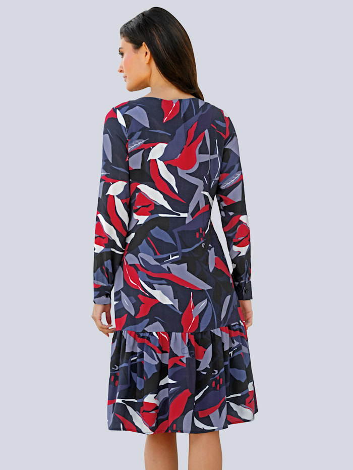 Šaty s abstraktním vzorem