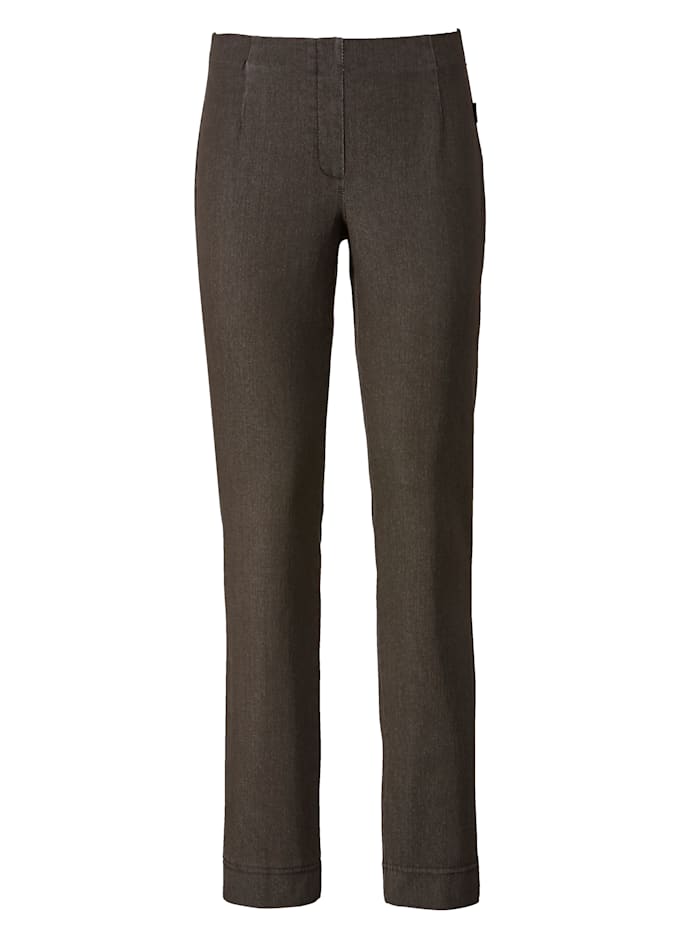 Pull-on trousers made from a comfortable fabric